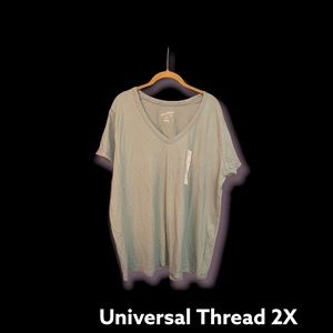 Universal Thread light green tee